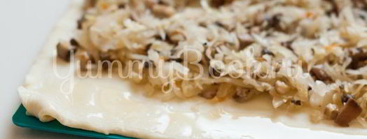 слойки с квашеной капустой и грибами. Шаг 7