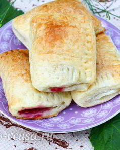 Слойки с малиной