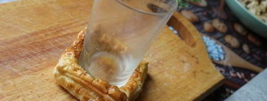 слойки с мясом dog bowl. Шаг 22