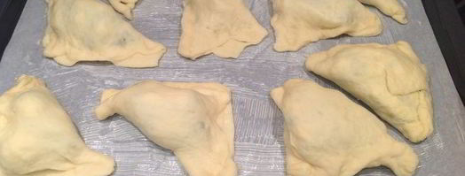 слойки с щавелем, сыром и яйцом. Шаг 12