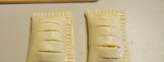 слойки с творогом из готового слоеного теста. Шаг 4