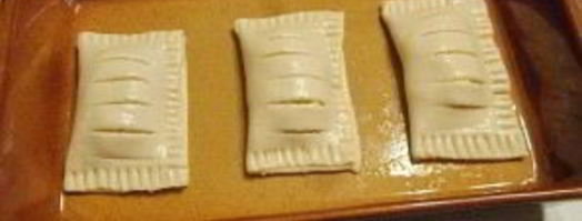 слойки с творогом из готового слоеного теста. Шаг 5