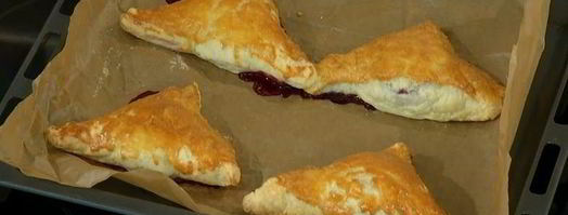 слойки с вишней и белым шоколадом. Шаг 10