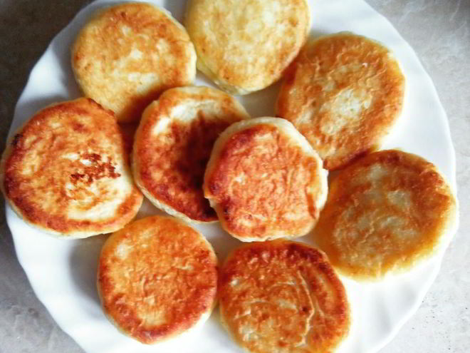 Рецепт домашних сырников с манкой