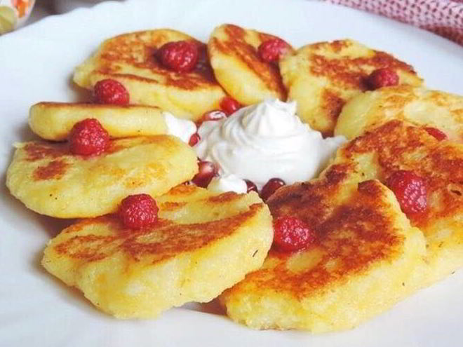 Рецепт сырников из манной каши на завтрак