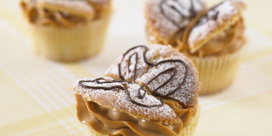 Сырники с бананом и молочным соусом