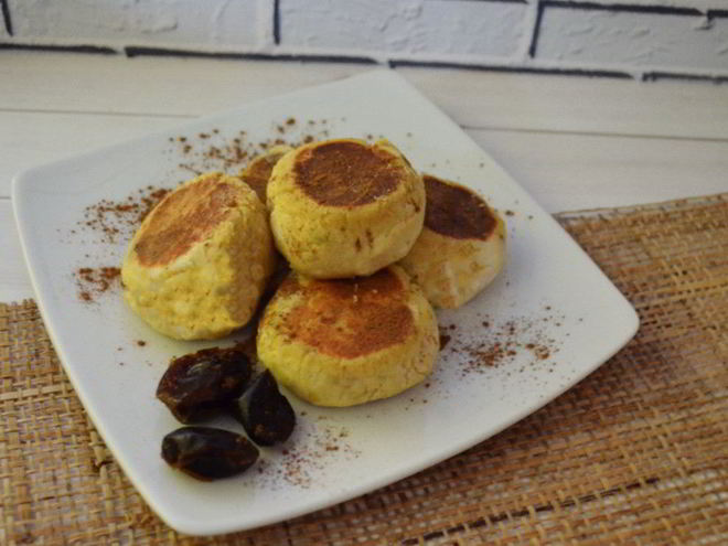 Рецепт сырников с финиками