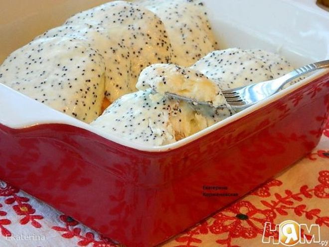 Рецепт сырников с изюмом и маковым соусом