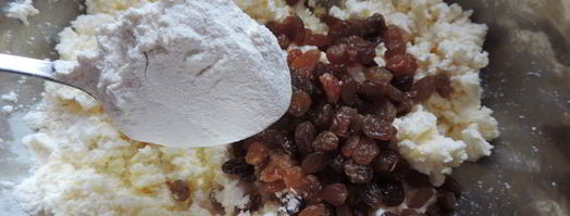 сырники с изюмом. Шаг 3