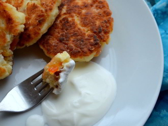 Рецепт сырников с курагой