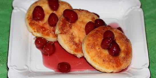 Сырники с лимонной цедрой и ванилином на манке