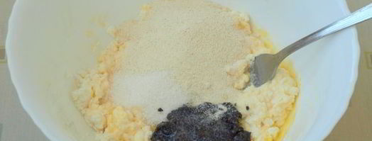 сырники с маком в духовке. Шаг 2