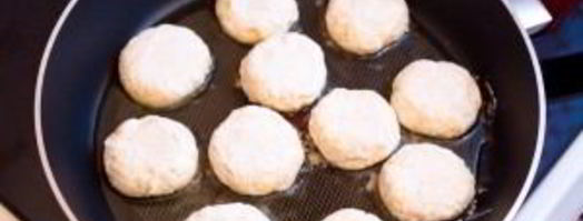 сырники с вишневым соусом. Шаг 5