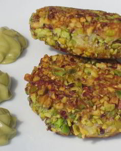 Сырники в ореховой панировке с фисташковым кремом