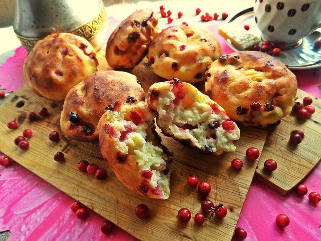 Рецепт творожников с брусникой