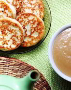 Ванильные сырники с яблочным соусом
