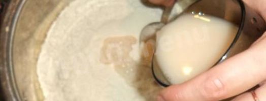 кислое тесто на дрожжах. Шаг 2