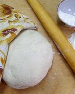 Сдобное тесто на булочки на дрожжах