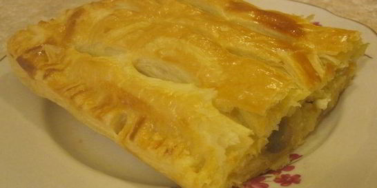 Слоеное бездрожжевое тесто с капустой