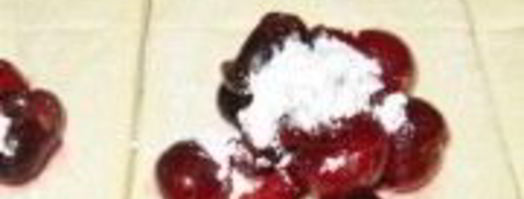 слоеное тесто с вишней. Шаг 3