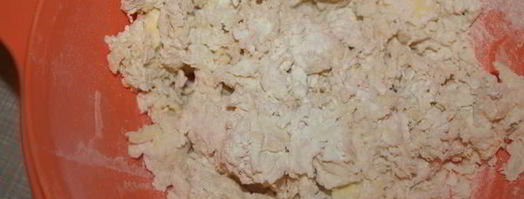 тесто для пирожков рассыпчатое. Шаг 2