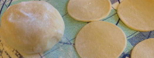 тесто для пирожков рассыпчатое. Шаг 4