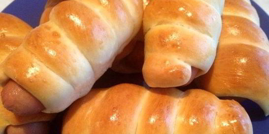 Тесто для пирожков с сосиской