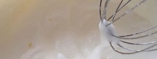 голый торт с красной смородиной. Шаг 3