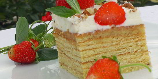 Торт Клубничка на дереве