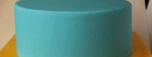 торт с человечками лего. Шаг 3