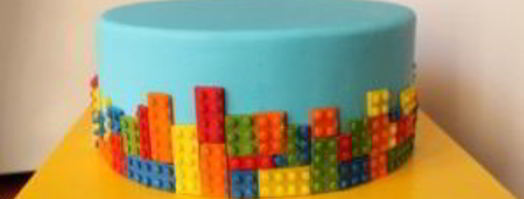 торт с человечками лего. Шаг 4