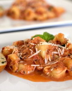 Тортеллини с крабовым соусом