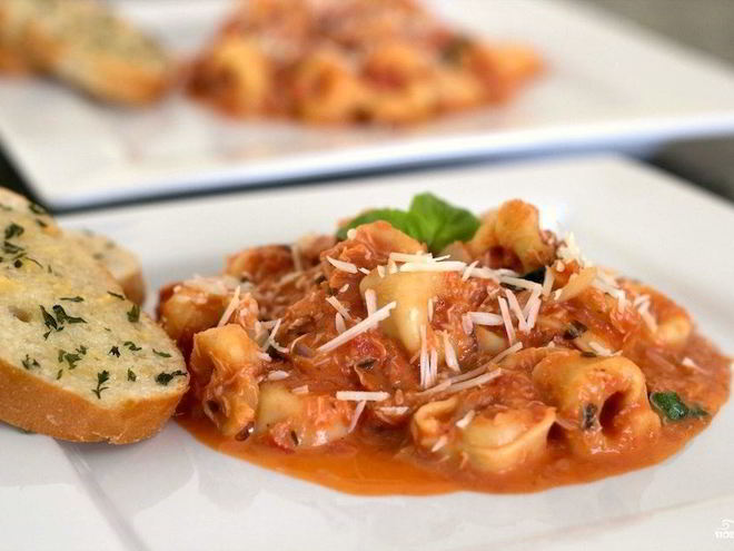 Рецепт тортеллиней с крабовым соусом