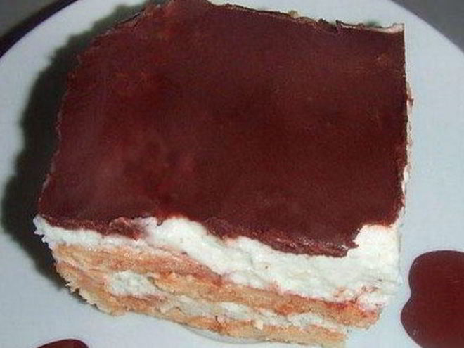 Рецепт творожного торта в глазури с печеньем без выпечки