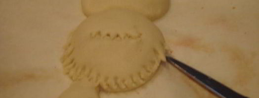 выпечка из пресного теста попугай кеша. Шаг 2