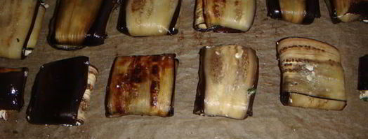 запеченные конвертики из баклажанов. Шаг 7