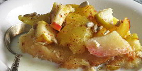 Булочная запеканка с яблоками