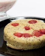 Творожная запеканка с клубничным соусом