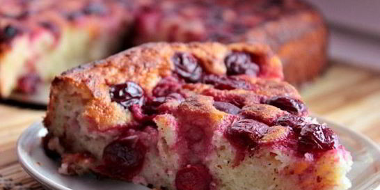 Творожная запеканка с вишней