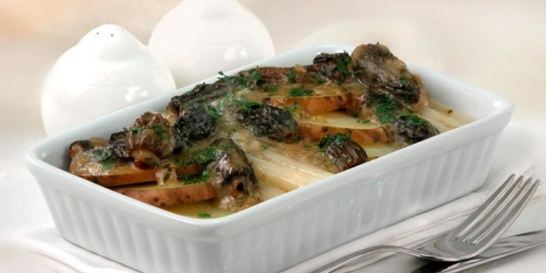 Запеканка из белой спаржи, картофеля и сморчков