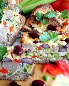 Запеканка из бобовых с фрикадельками