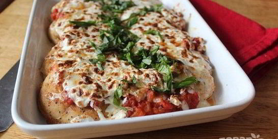 Запеканка из куриного филе с моцареллой