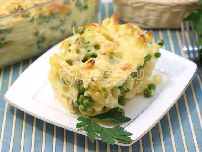 Рецепт запеканки из макарон с сыром и зеленым горошком