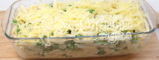 запеканка из макарон с сыром и зеленым горошком. Шаг 5