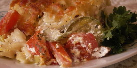 Запеканка из макарон с цукини и моцареллой