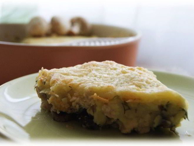Рецепт запеканки с куриным филе, грибами и картофельным пюре