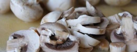 запеканка с куриным филе, грибами и картофельным пюре. Шаг 2