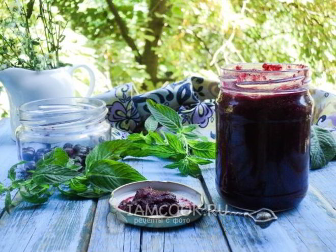 Рецепт кабачкового джема с черной смородиной