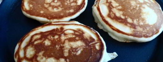 оладушки с лимонной цедрой, коньяком и черносмородиновым джемом. Шаг 4