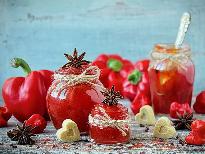 Рецепт пряного джема из сладкого и жгучего перца